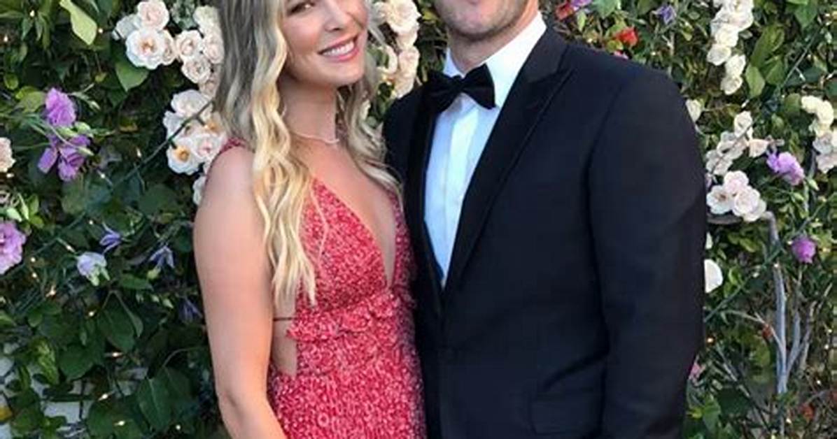 Who Is Molly Mcqueen? Andy Favreau Wife, Kids Family and Net Worth