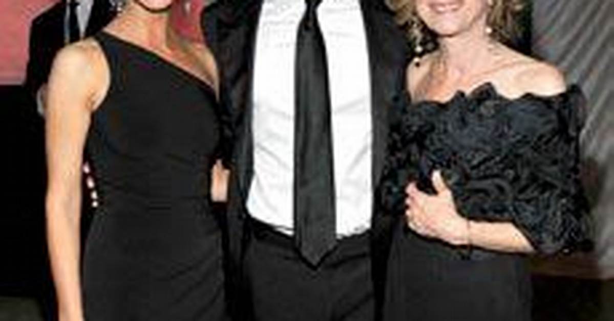 Who Is Victoria Arbiter Husband, Is She Married? Dickie Arbiter Daughter’s Wikipedia