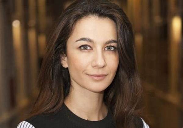 Yalda Hakim Bio, Age, Height, Parents, Husband, Bbc News, Foundation, Salary
