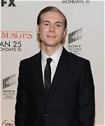 Zachary Booth Bio, Age, Height, Parents, Siblings, Partner, Tv Shows, Films and Net Worth
