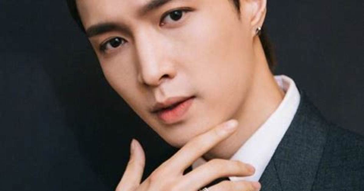 Zhang Yixing (Lay) Height, Weight, Age, Wiki, Biography, Net Worth