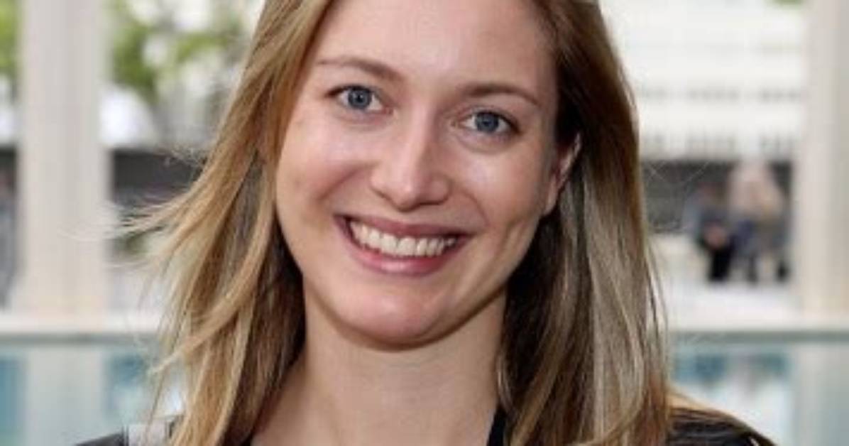 Zoe Perry Bio, Wiki, Age, Height, Parents, Husband, Tv Show, and Net Worth
